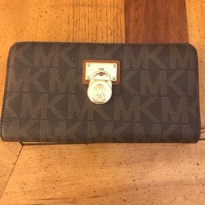 Michael Kors Wallet with signature lock